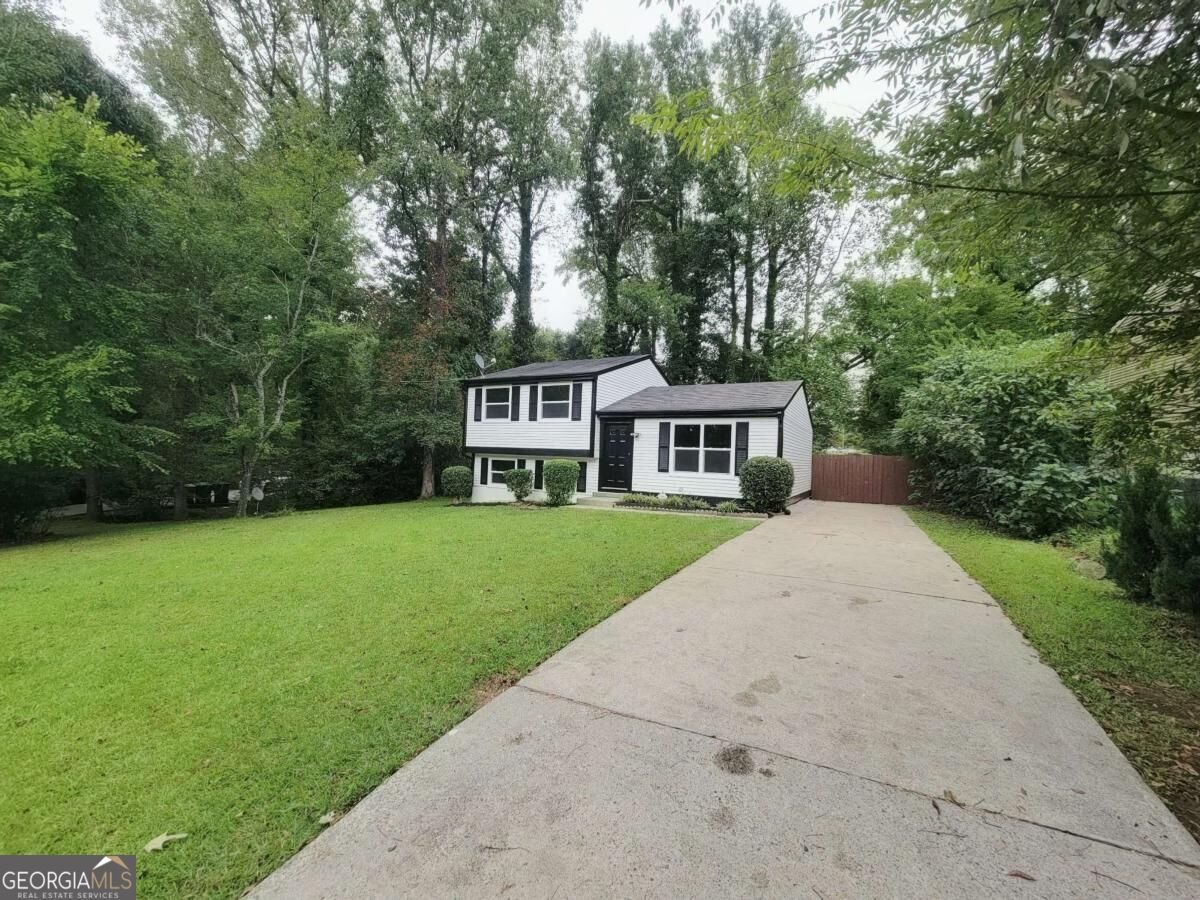 726 Lawndale Court Norcross - main photo