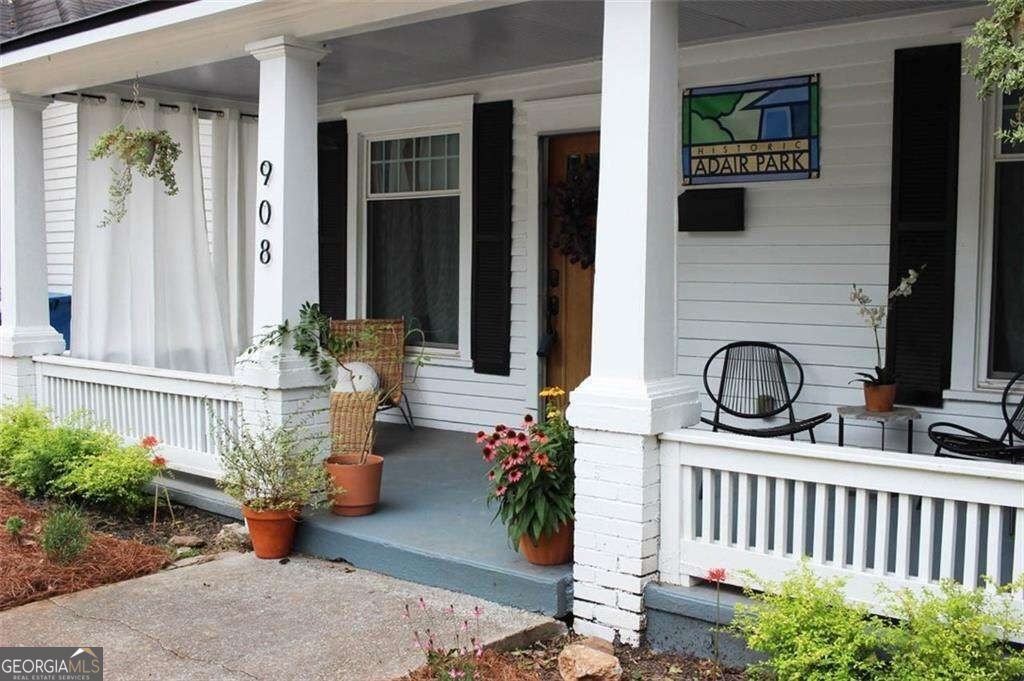 908 Oakhill Avenue Atlanta - main photo