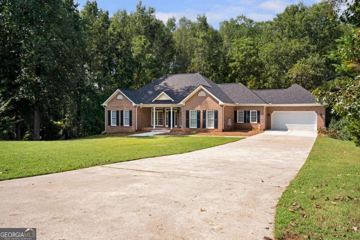 759 stoneview Drive Hoschton - main photo