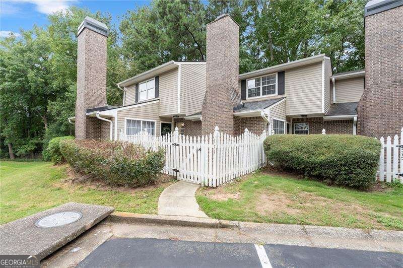 573 Picketts Bend Court Marietta - main photo