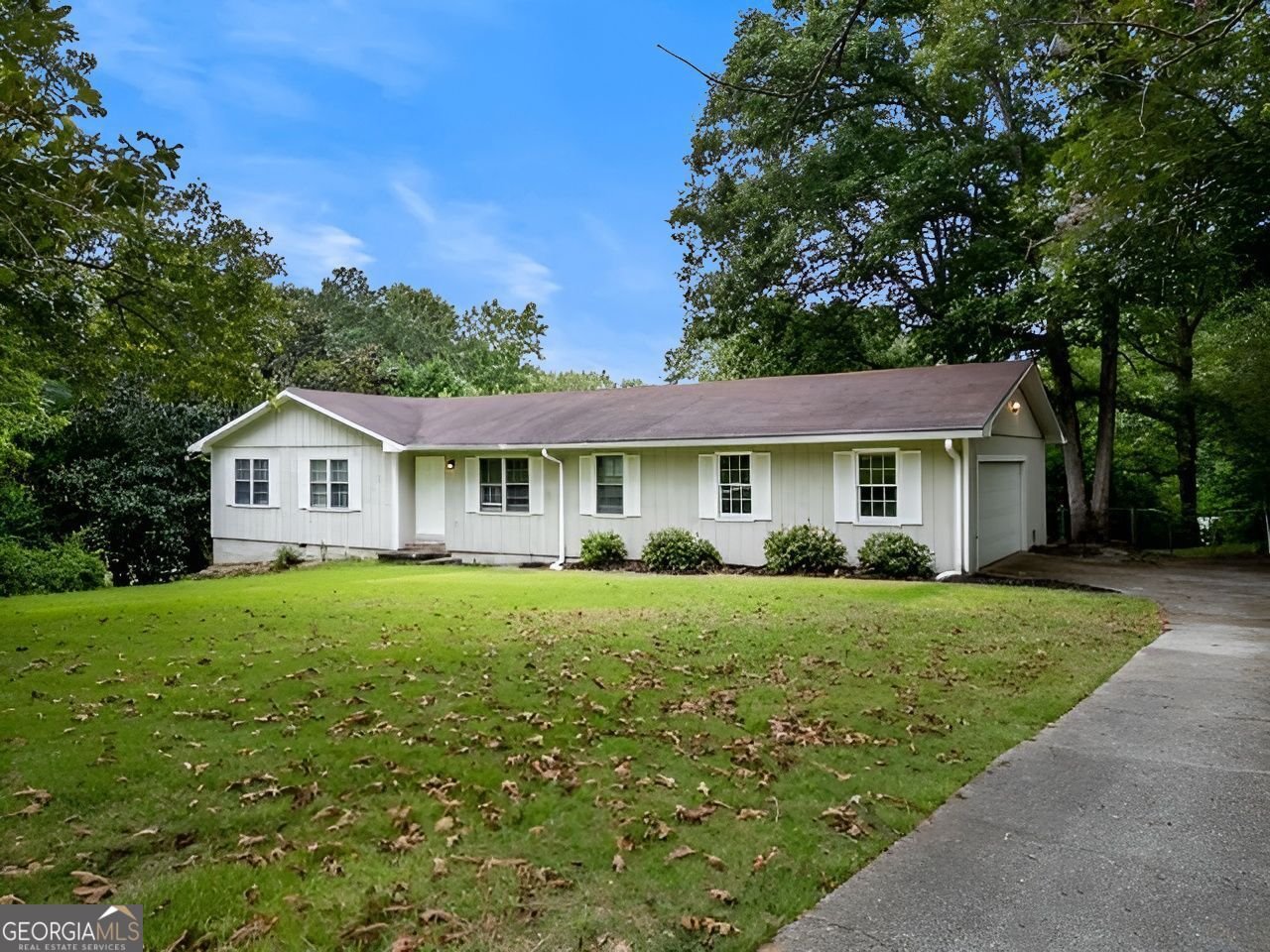 2460 Rolling Acres Drive Conyers - main photo