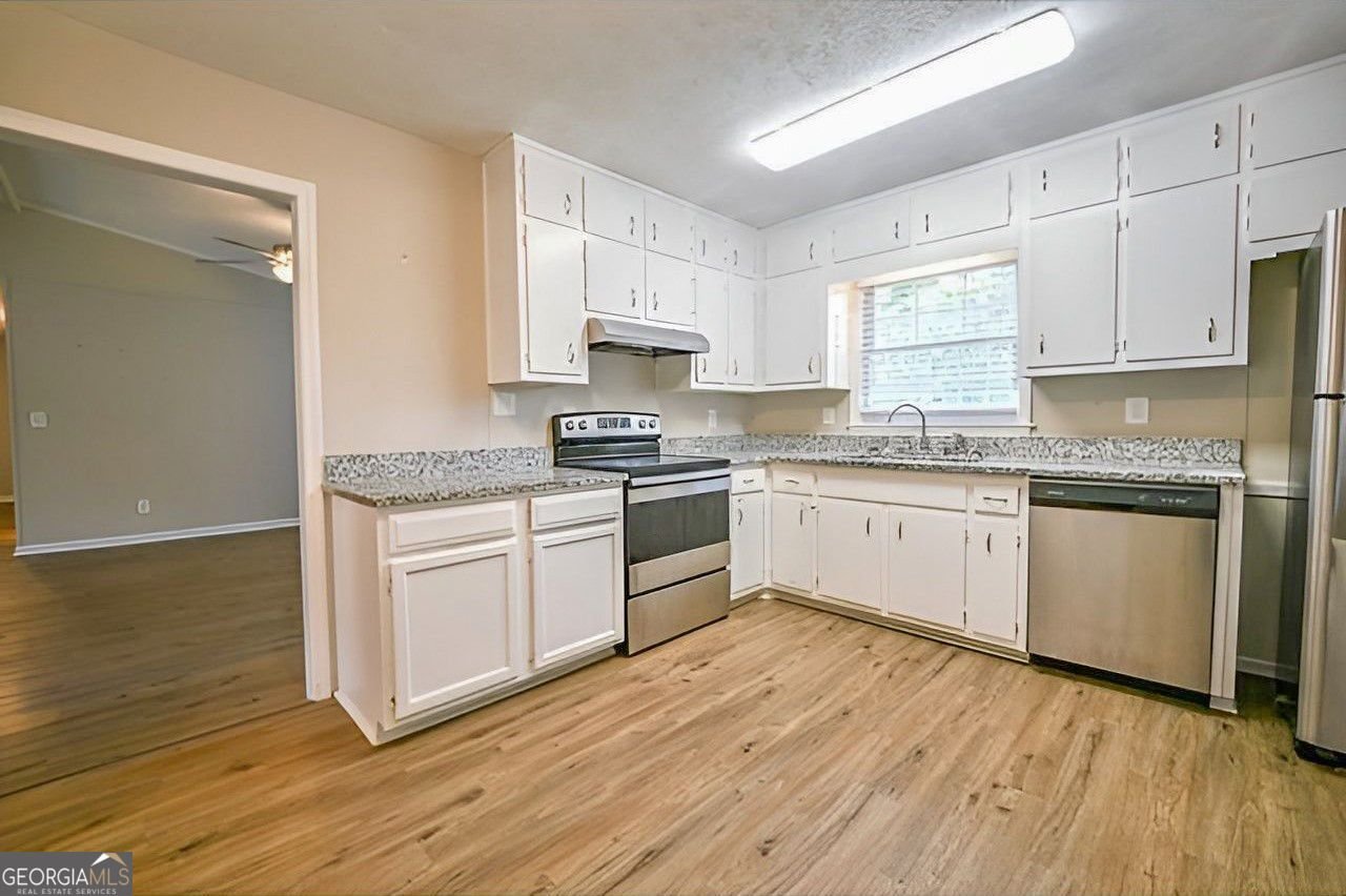 2460 Rolling Acres Drive Conyers - Photo 12
