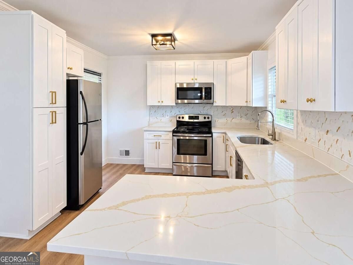 2940 Harris Street East Point - Photo 10