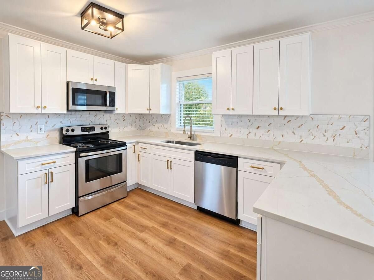 2940 Harris Street East Point - Photo 11