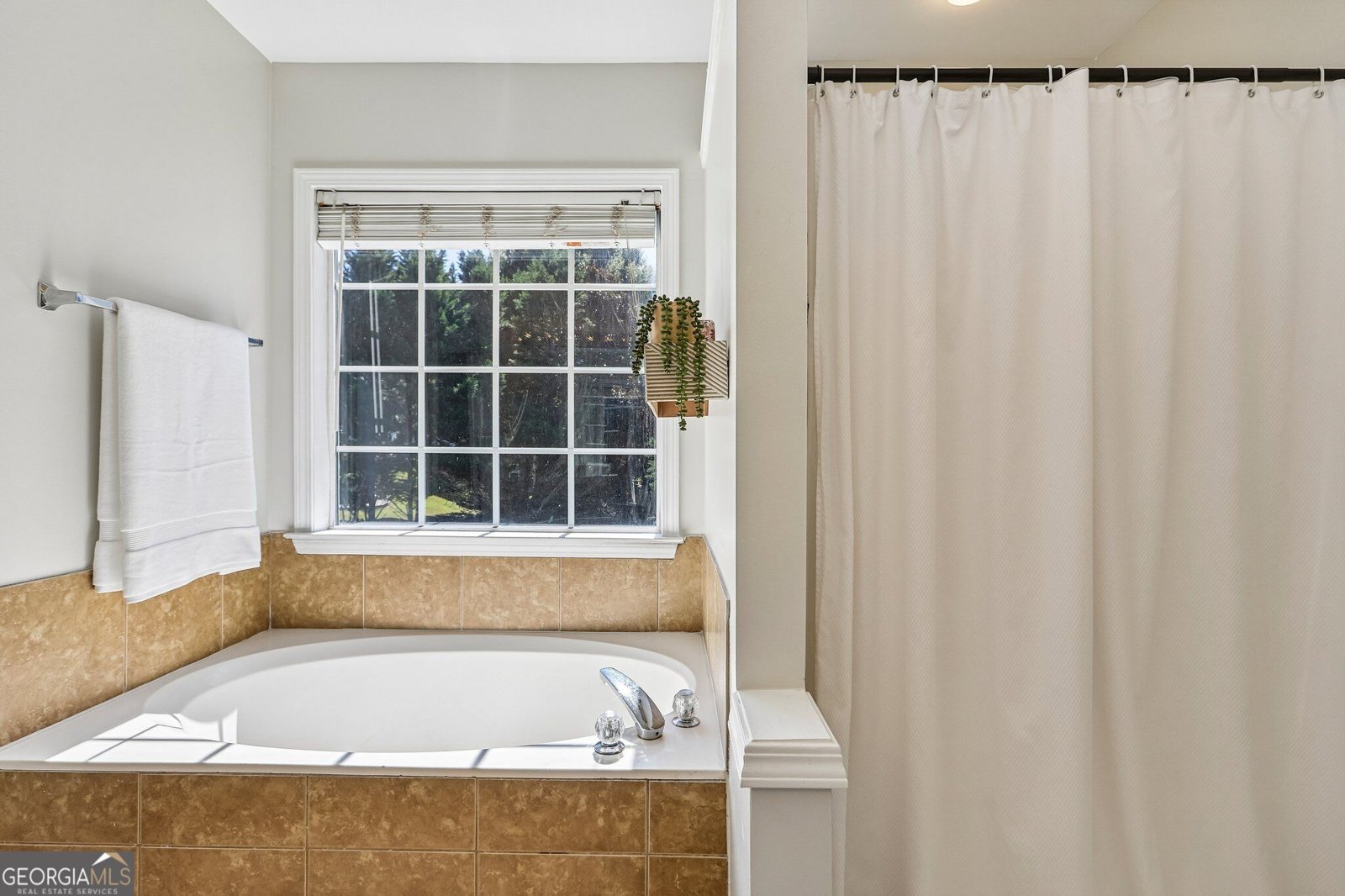5052 Raventhorpe Court Suwanee - Photo 16
