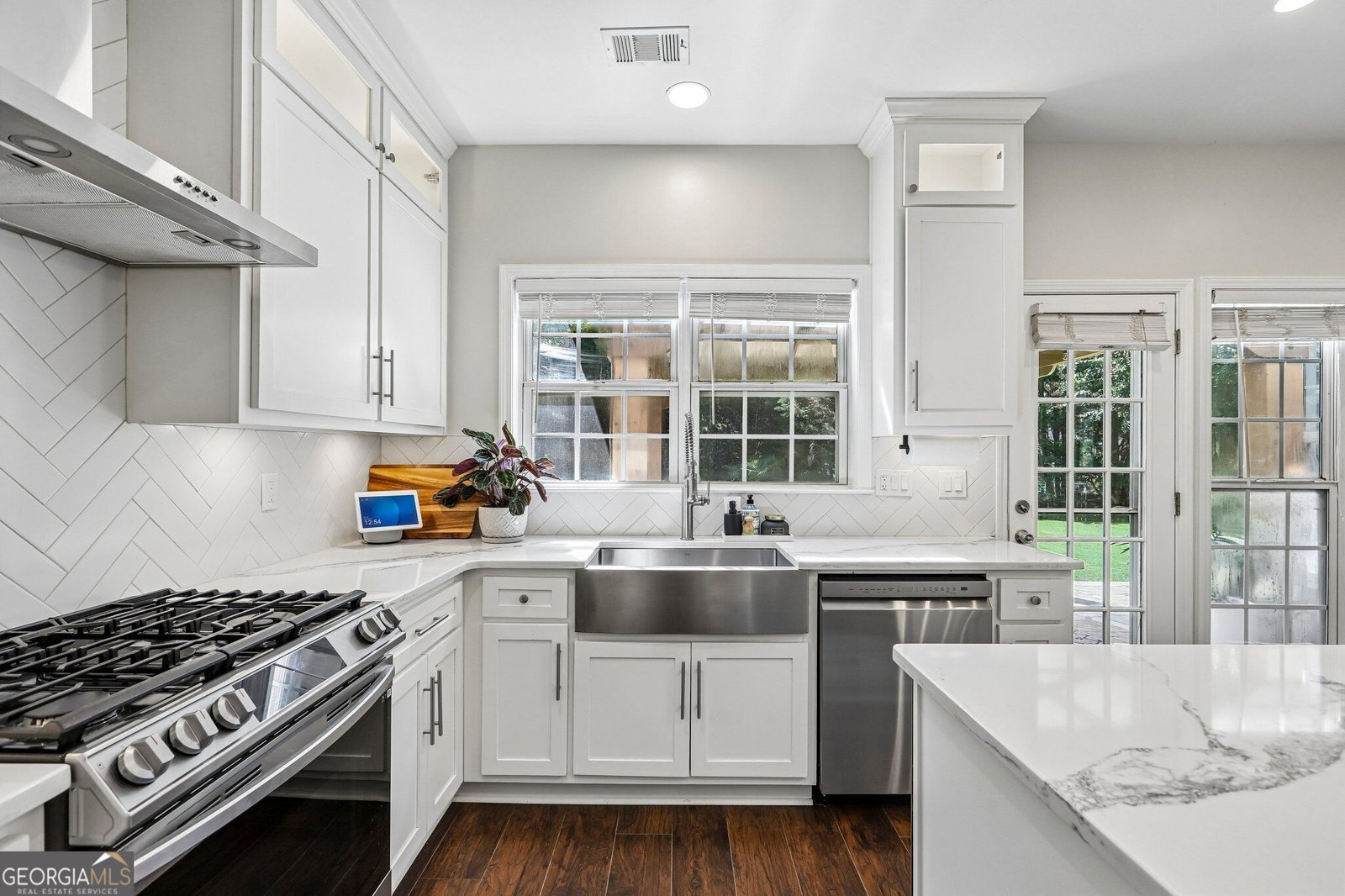 5052 Raventhorpe Court Suwanee - Photo 9