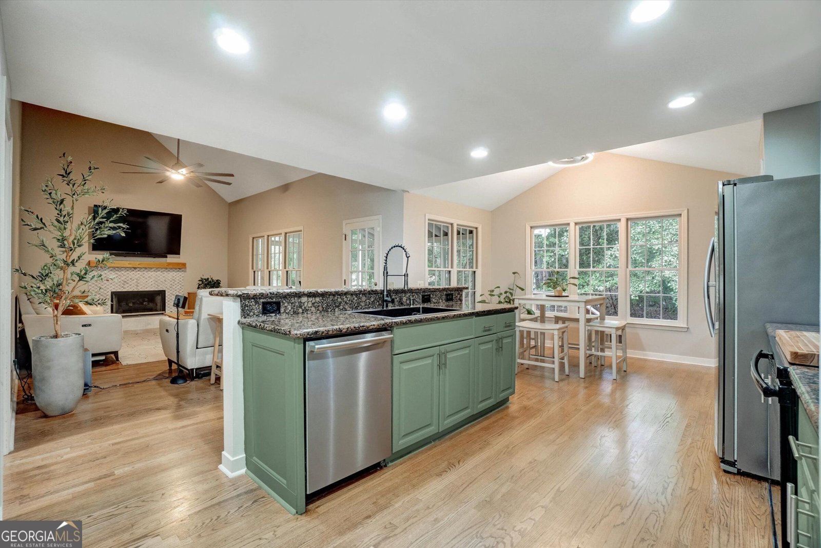 115 Glen Holly Drive Roswell - Photo 17