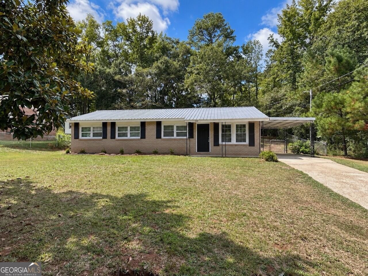 119 Sir Lancelot Drive Lagrange - main photo