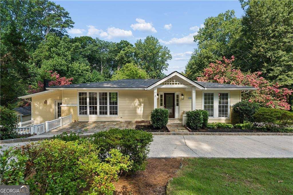 1055 Lee Circle Atlanta - main photo
