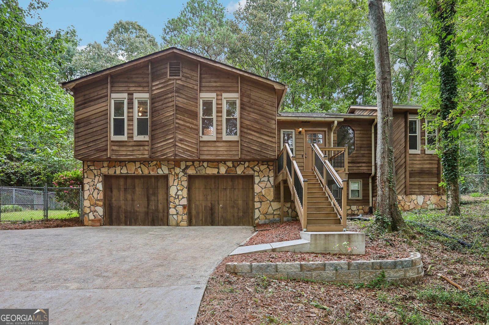 231 Sabrina Court Woodstock - main photo