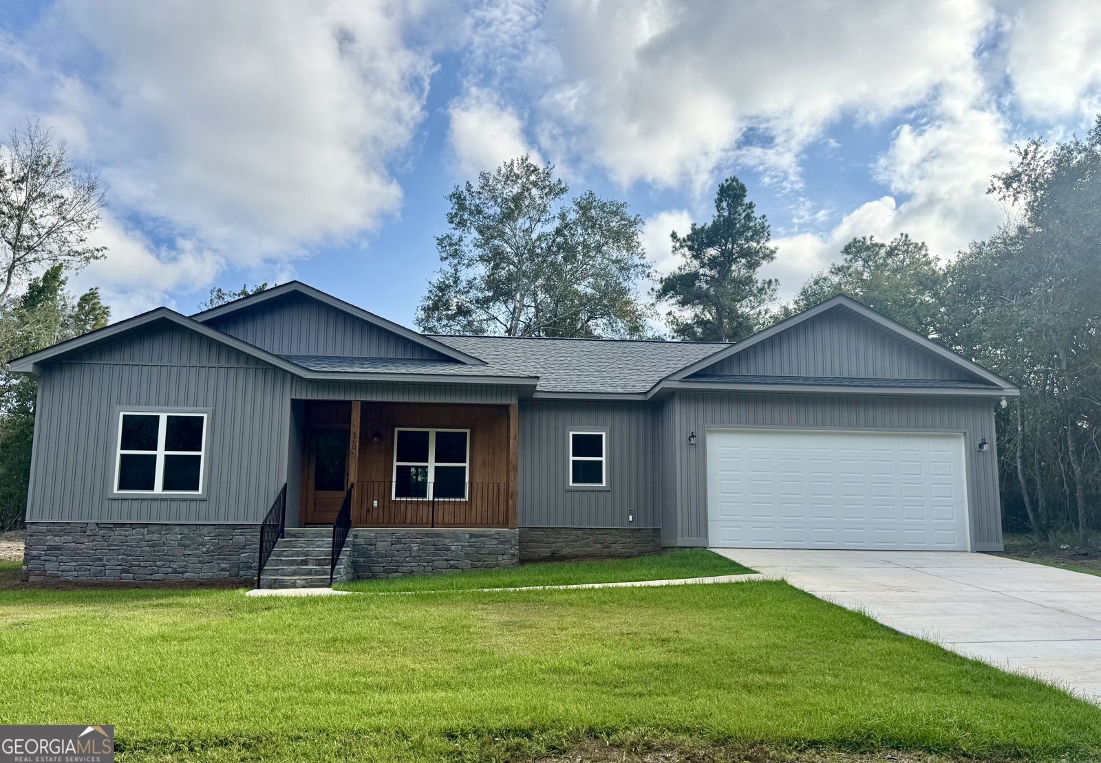 160 Wood Oak Circle Cochran - main photo