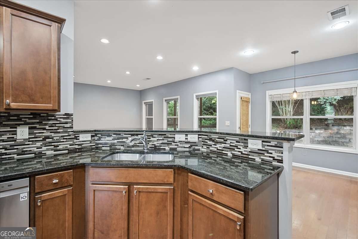 232 Haleys Court Woodstock - Photo 18