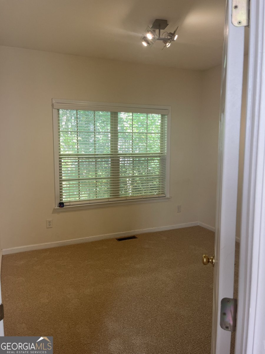 3881 Roxfield Drive Buford - Photo 11