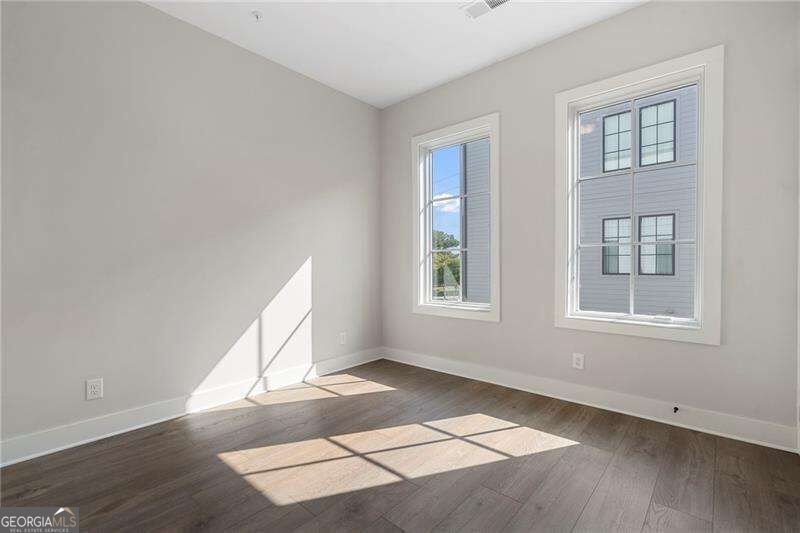 990 Bibbs Circle Atlanta - Photo 11