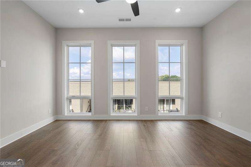 990 Bibbs Circle Atlanta - Photo 9