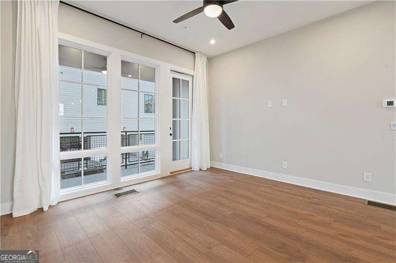 989 Bibbs Circle Atlanta - Photo 9