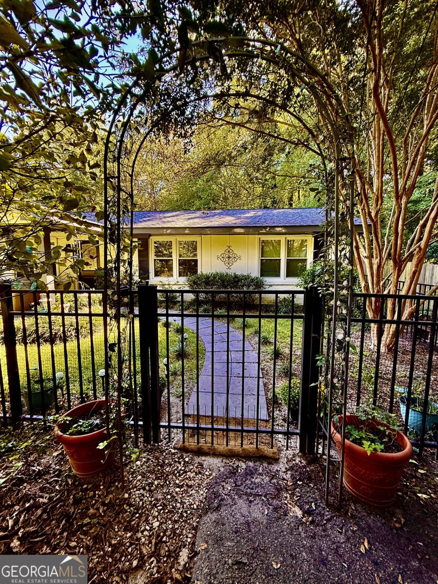 511 Allen Drive Lawrenceville - main photo