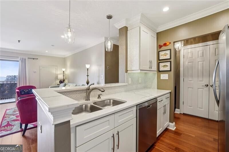 300 Johnson Ferry Road Sandy Springs - main photo