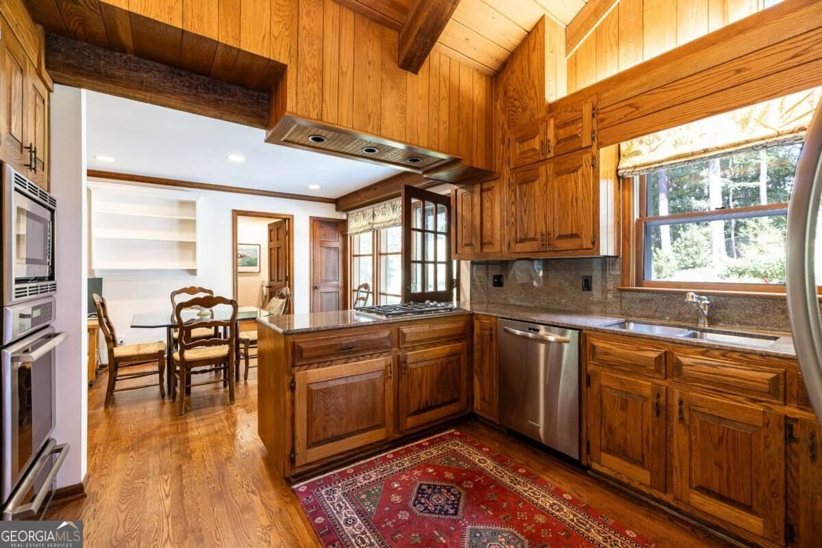 945 River Overlook Court Sandy Springs - Photo 16