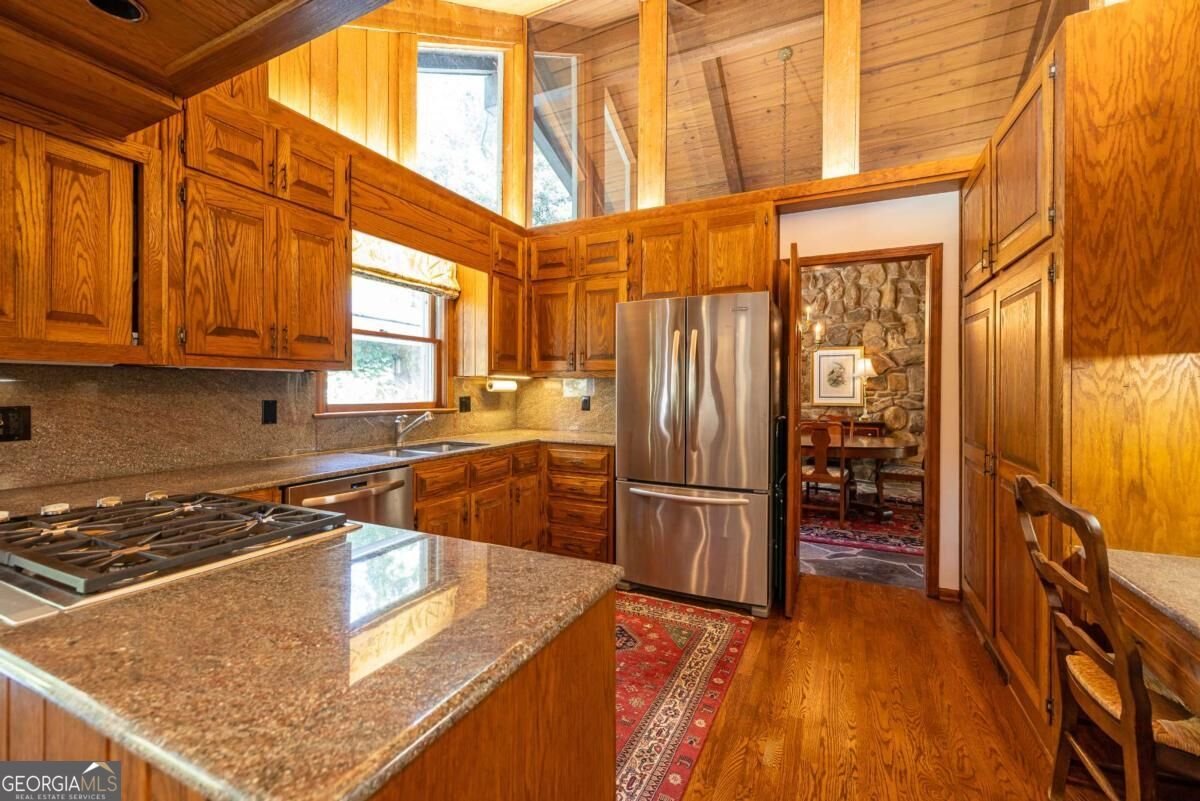 945 River Overlook Court Sandy Springs - Photo 18