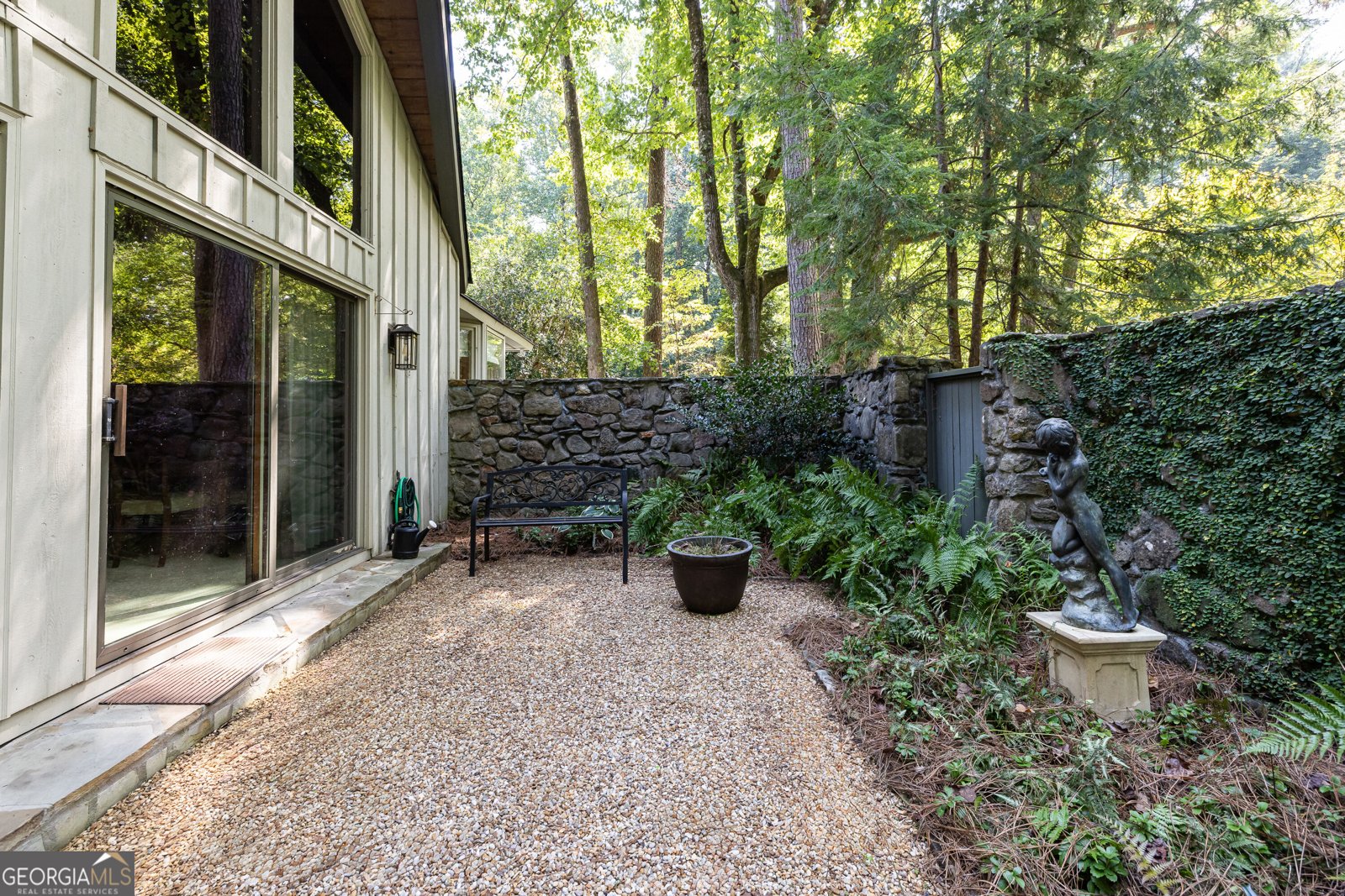 945 River Overlook Court Sandy Springs - Photo 8