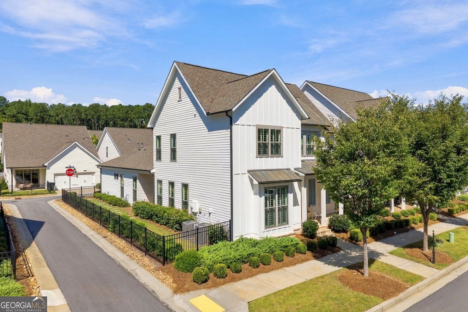 1043 Harvest Park Lane Suwanee - main photo