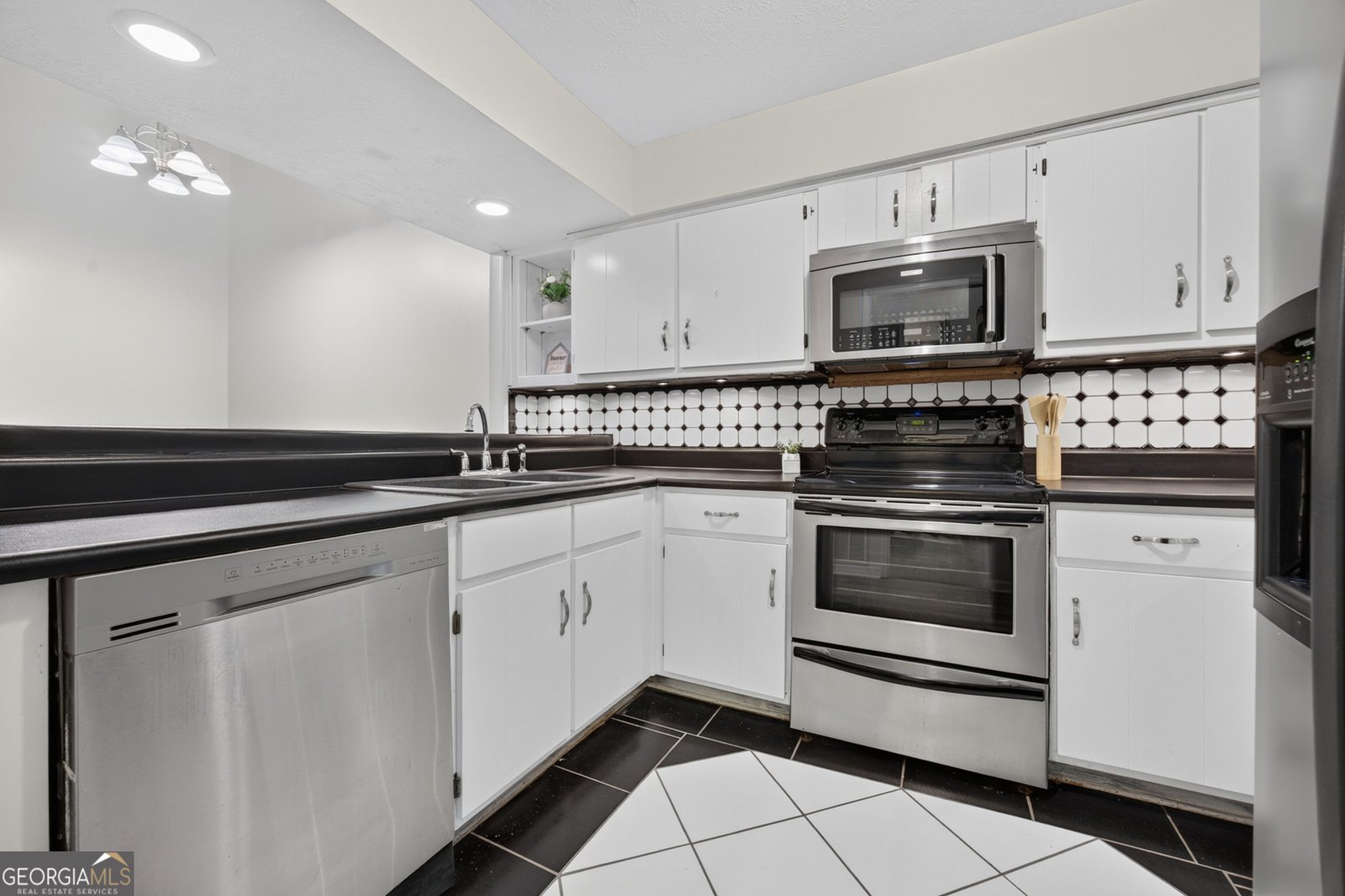 6350 Olde Towne Drive Columbus - Photo 15