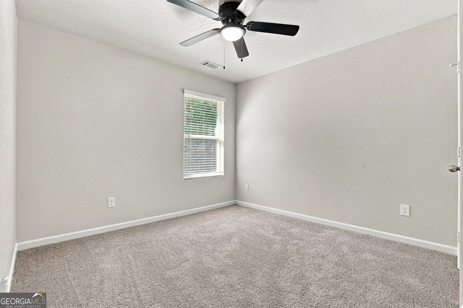 35 Olivia Way Covington - Photo 18