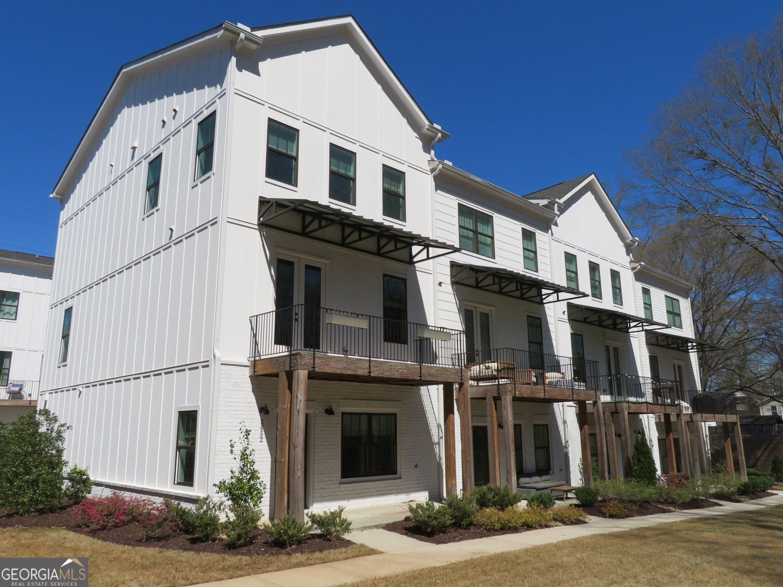 2452 Sycamore Road Atlanta - main photo