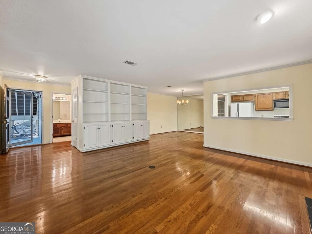 306 Bainbridge Drive Sandy Springs - Photo 10