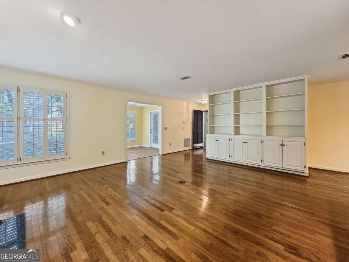 306 Bainbridge Drive Sandy Springs - Photo 11