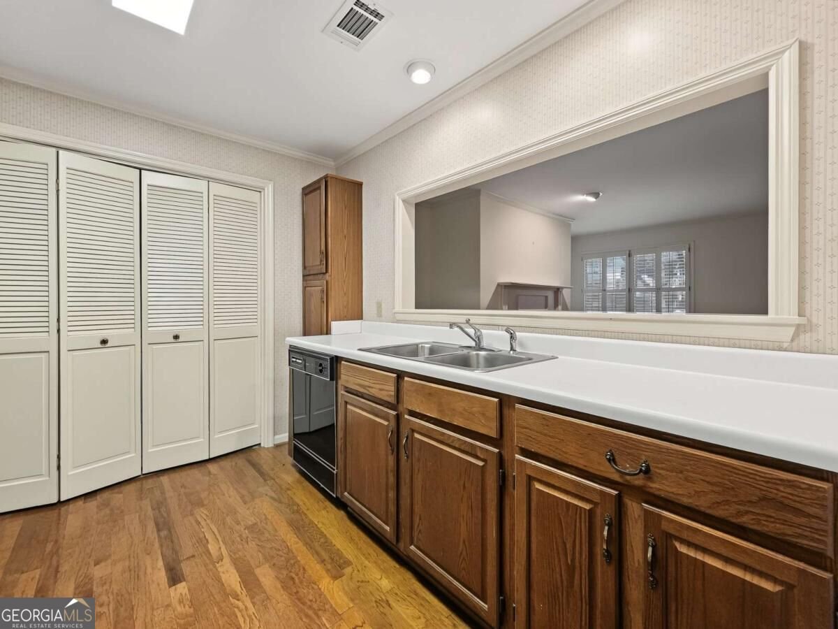306 Bainbridge Drive Sandy Springs - Photo 17