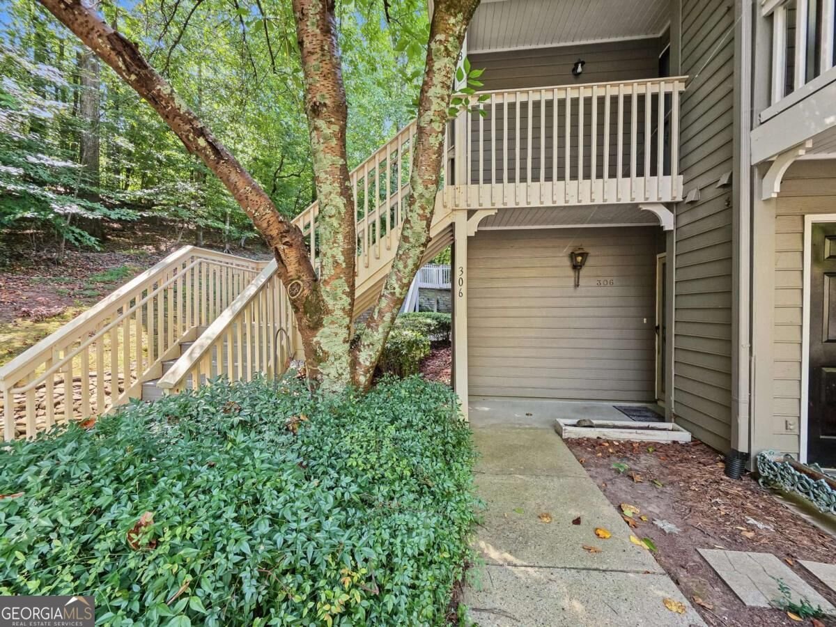 306 Bainbridge Drive Sandy Springs - Photo 6