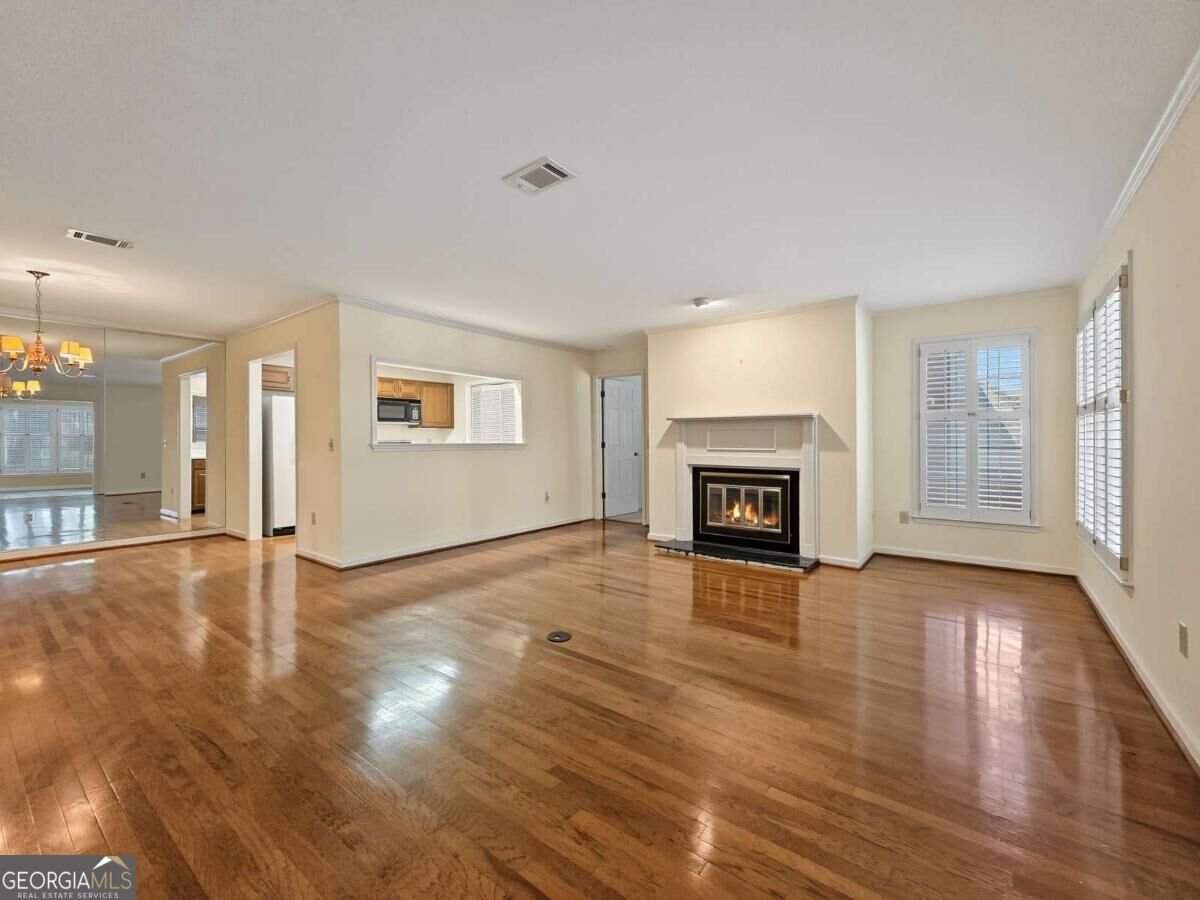 306 Bainbridge Drive Sandy Springs - Photo 8