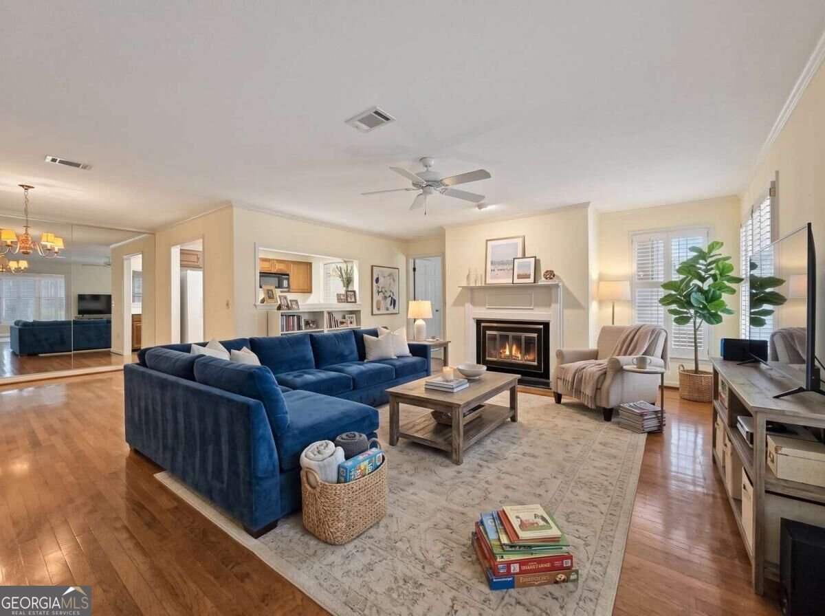 306 Bainbridge Drive Sandy Springs - Photo 9
