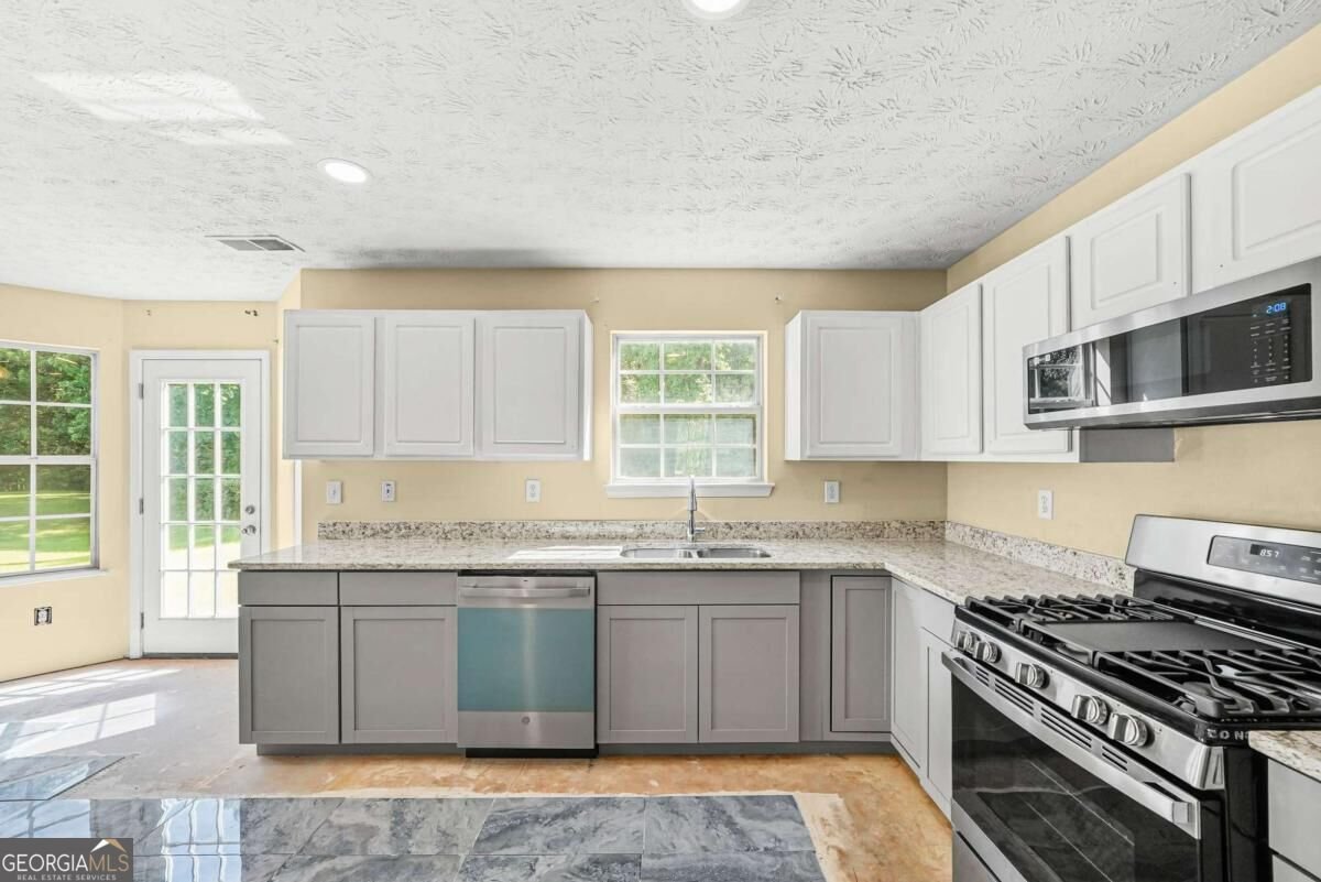 9426 Carnes Crossing Circle Jonesboro - Photo 12