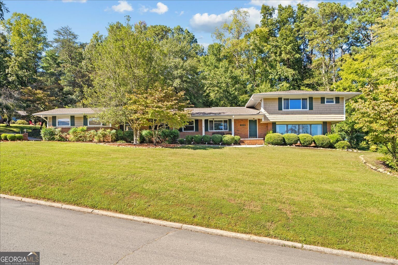 1410 Sherwood Drive Dalton - main photo