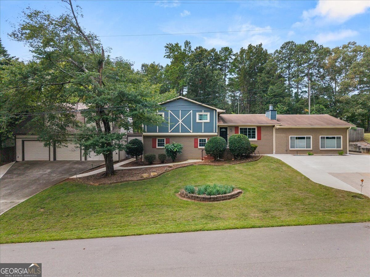 6054 Dogwood Circle Buford - main photo