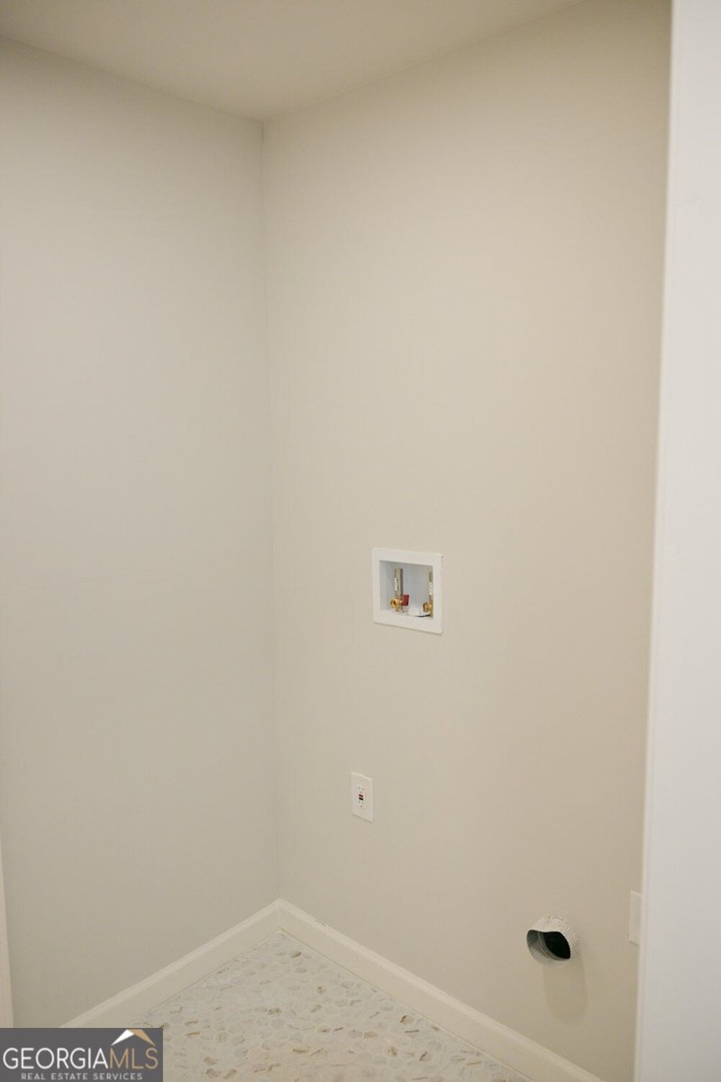 586 Glochester Place Norcross - Photo 13