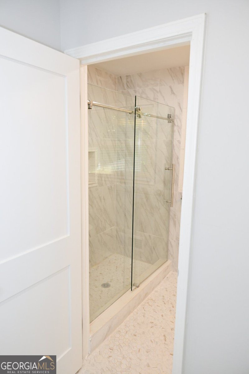 586 Glochester Place Norcross - Photo 14