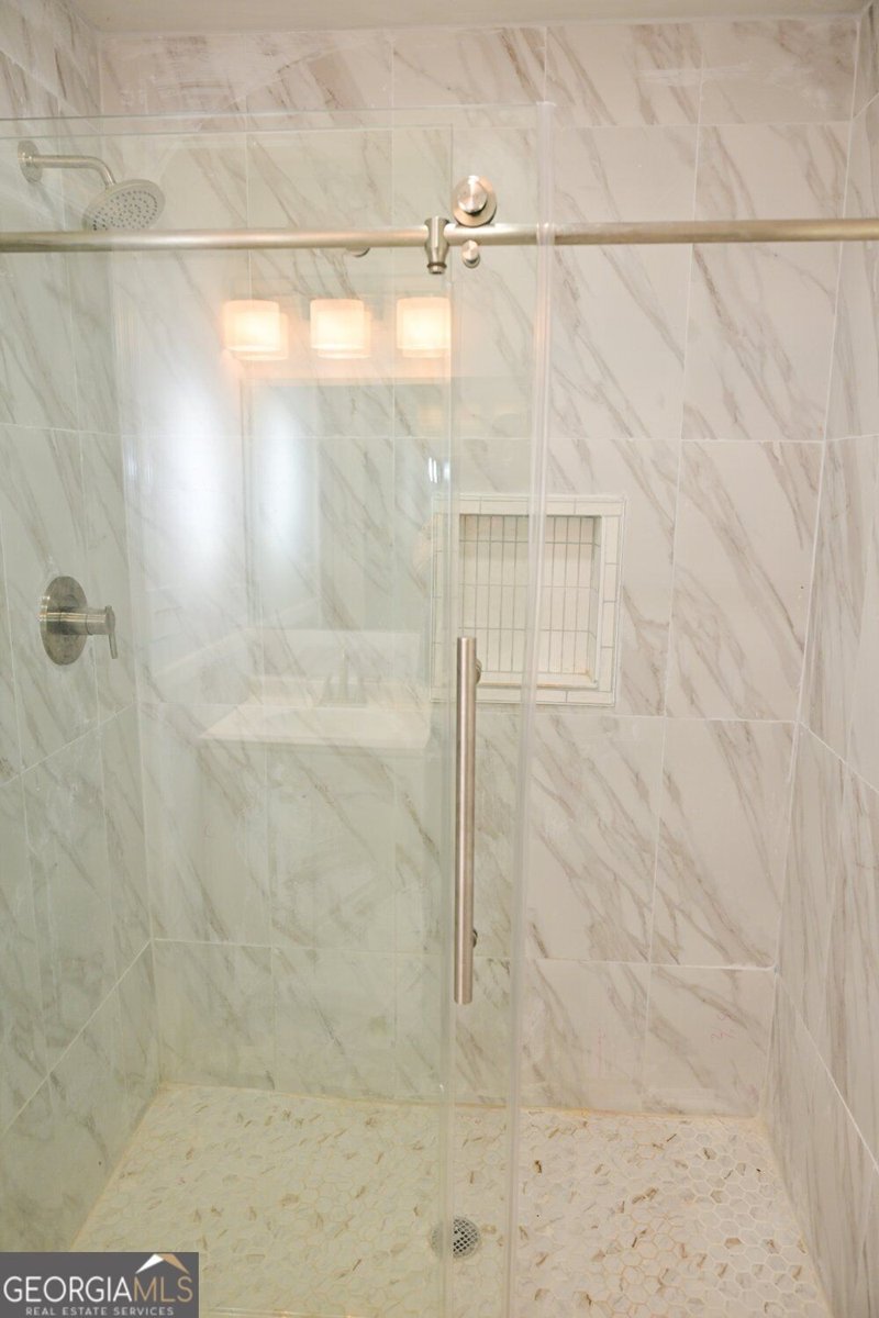 586 Glochester Place Norcross - Photo 15