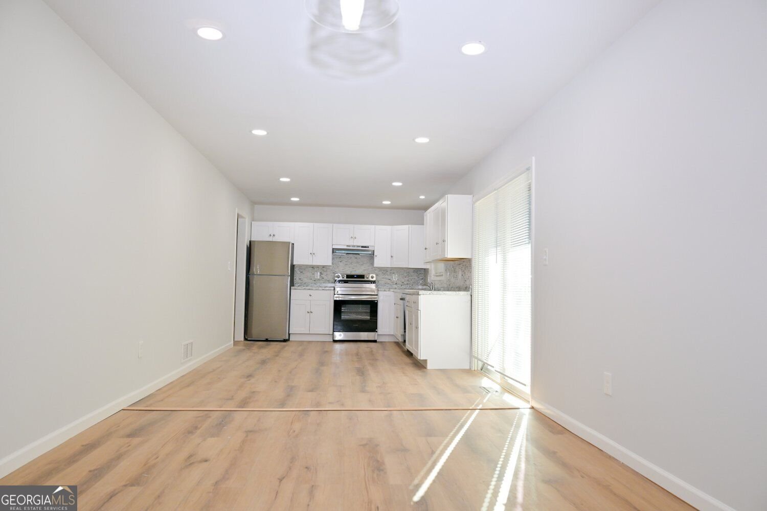 586 Glochester Place Norcross - Photo 6