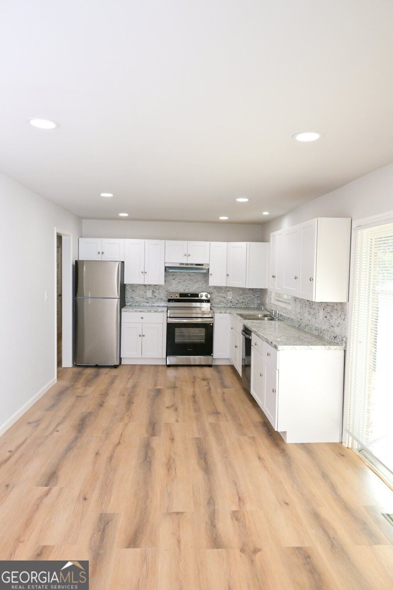 586 Glochester Place Norcross - Photo 8