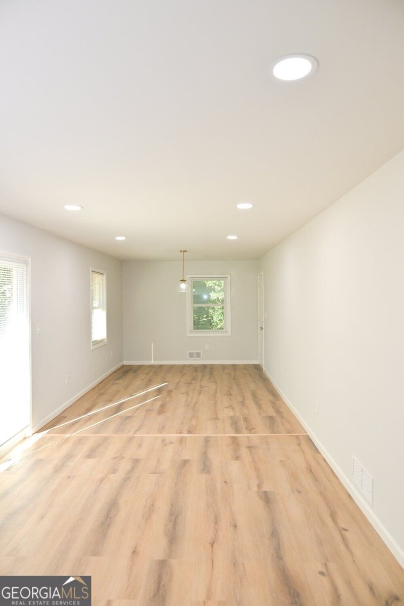 586 Glochester Place Norcross - Photo 9