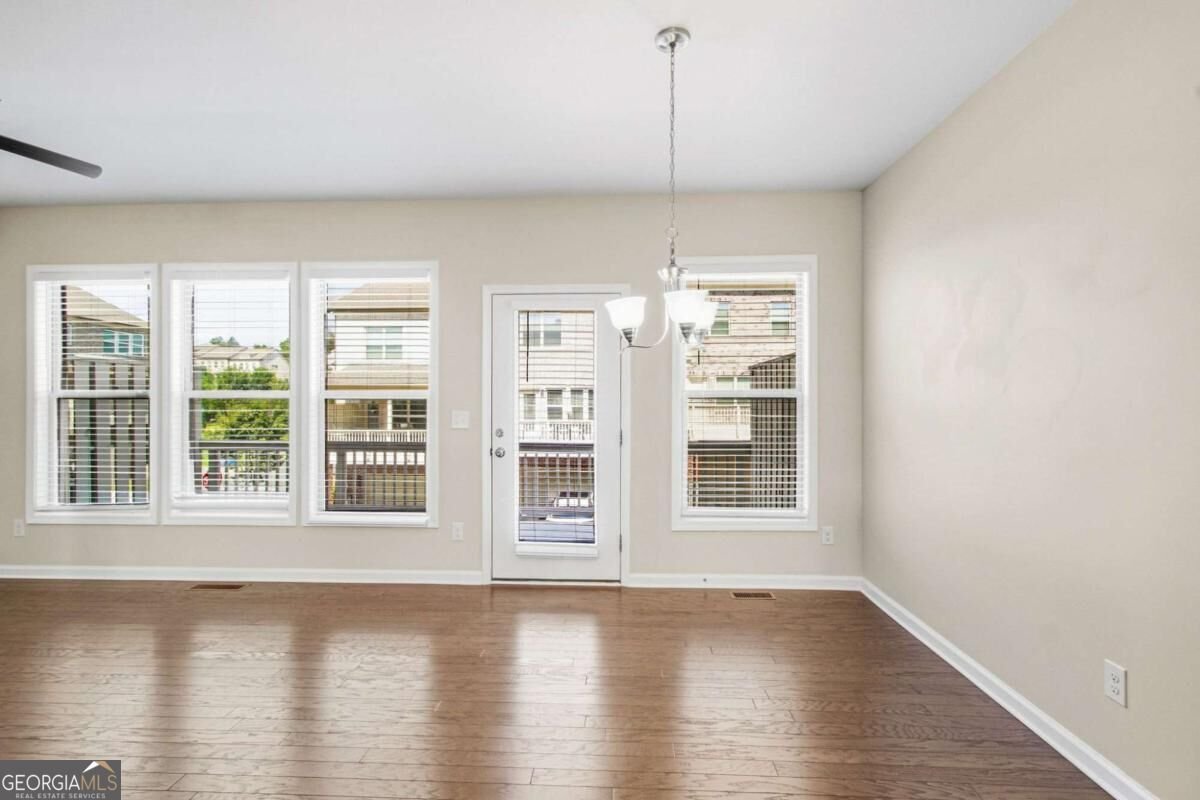 402 Montclair Court Woodstock - Photo 7