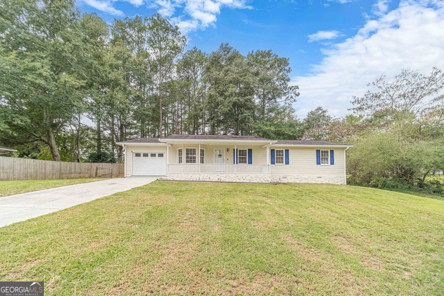 3760 Sunny Hill Drive Loganville - main photo