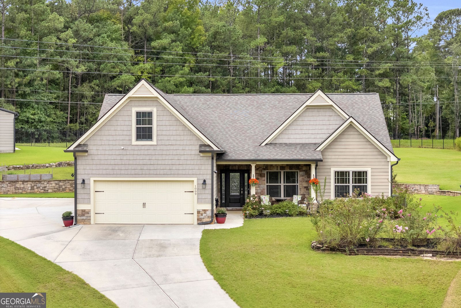 1009 Honey Lane Loganville - main photo