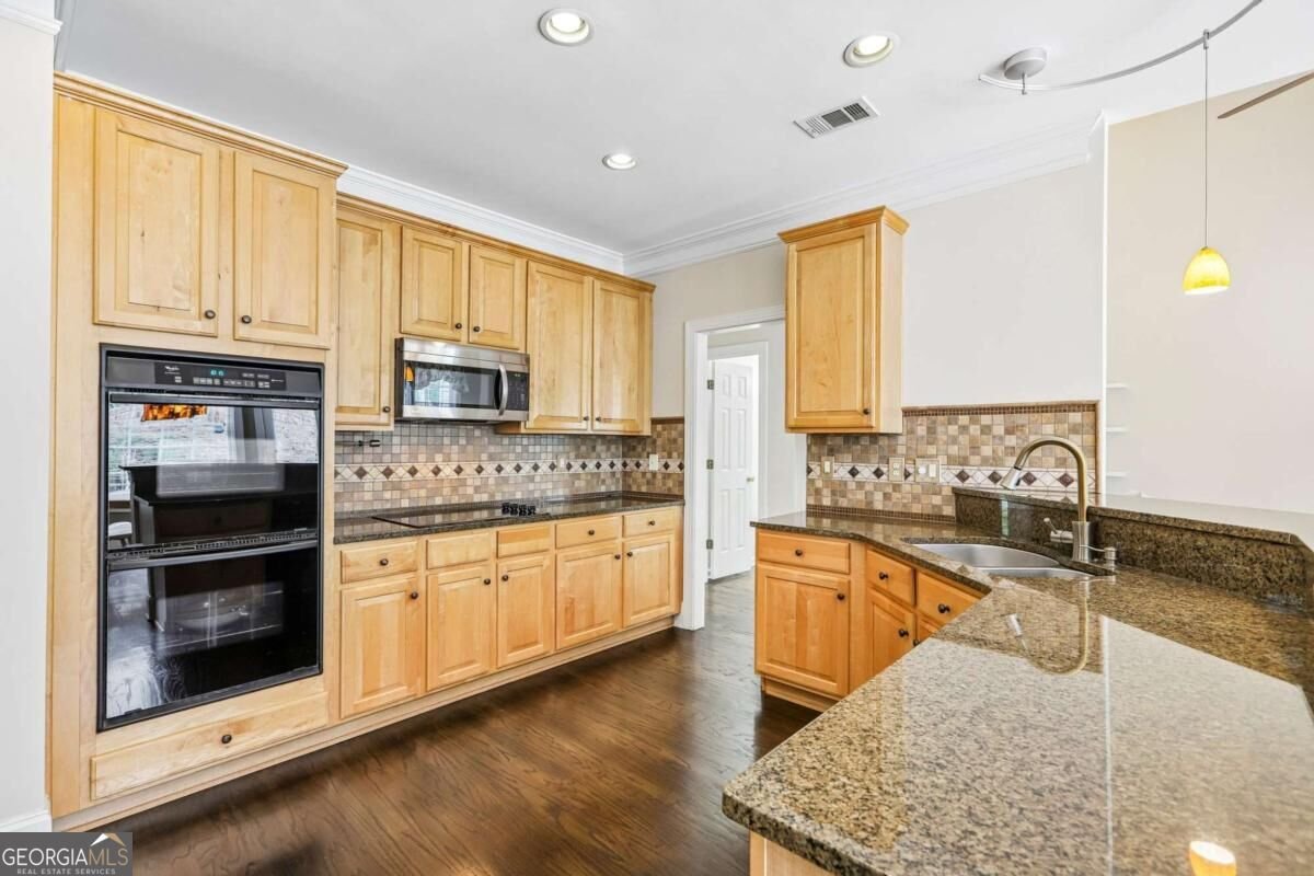 3750 Highcroft Circle Peachtree Corners - Photo 9