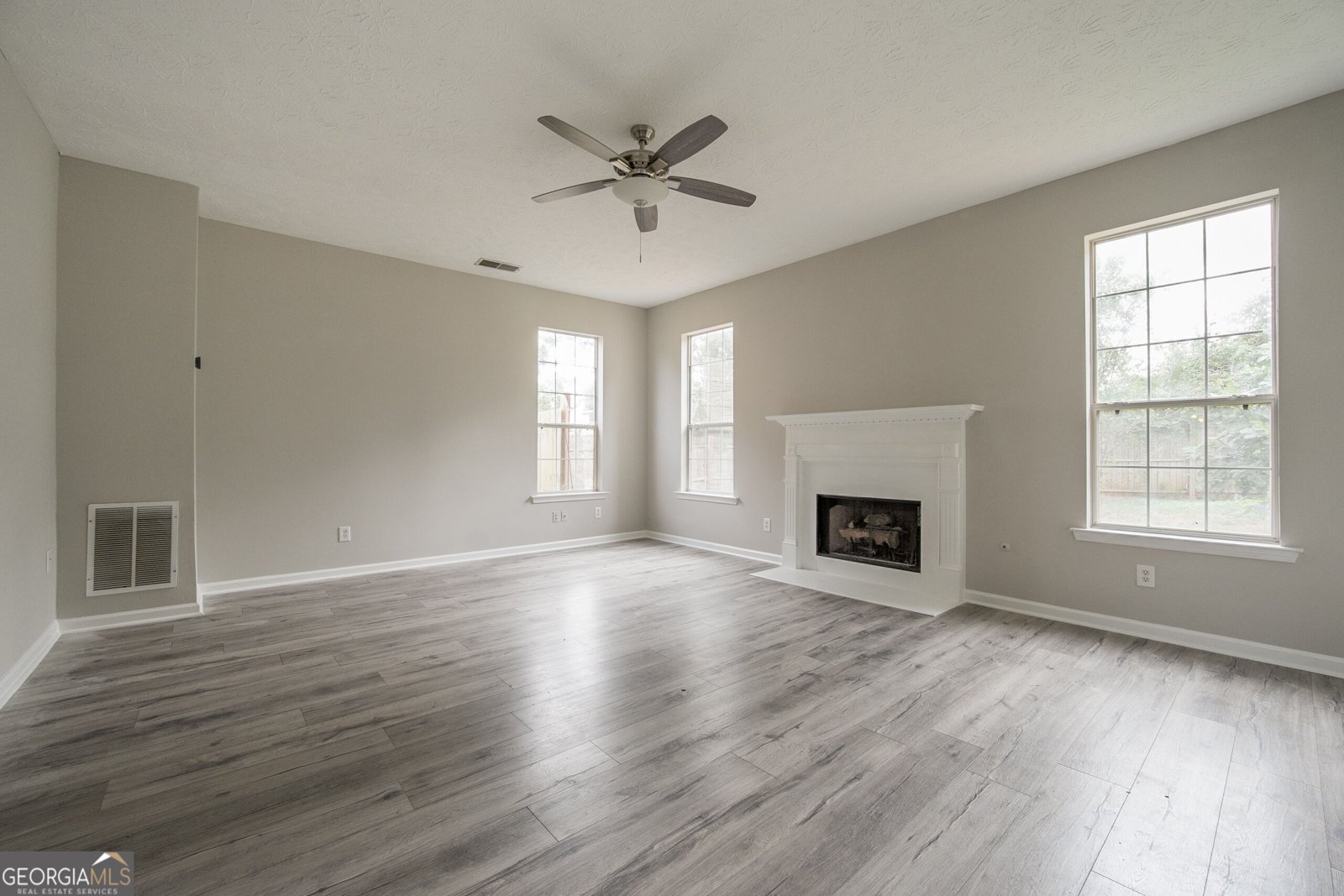 412 Lake Front Court Stockbridge - Photo 12