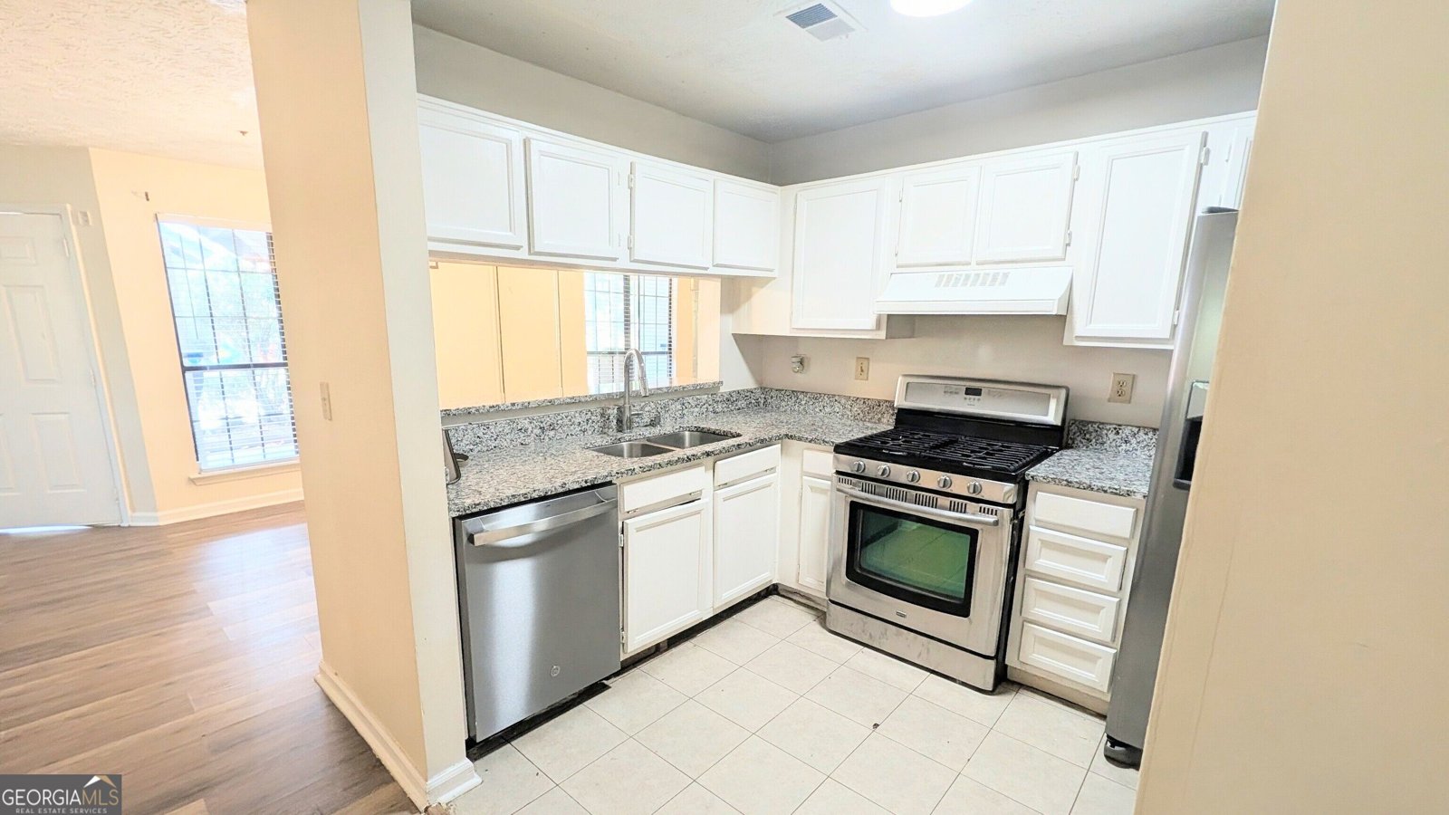 761 Windchase Lane Stone Mountain - Photo 10